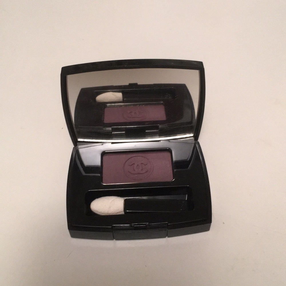CHANEL eyeshadow